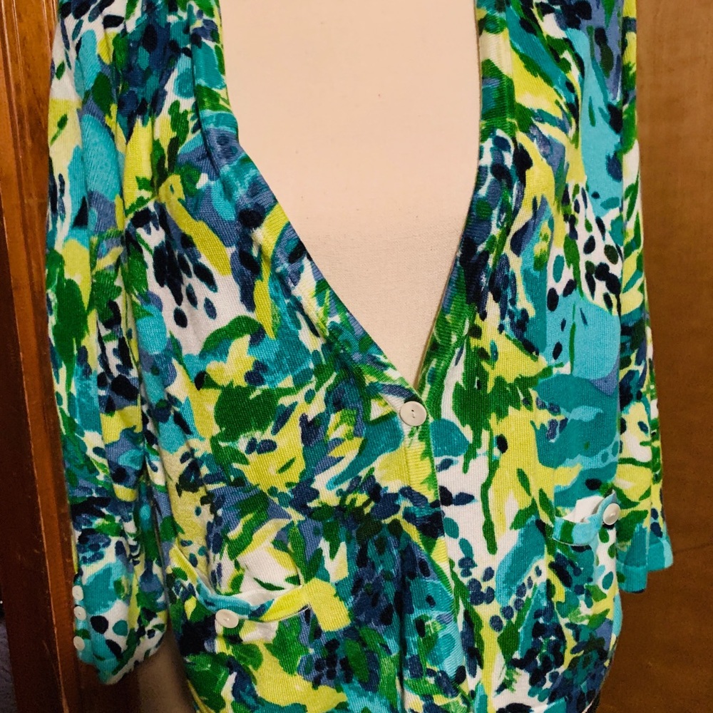 Tops - Picture 10 of 12